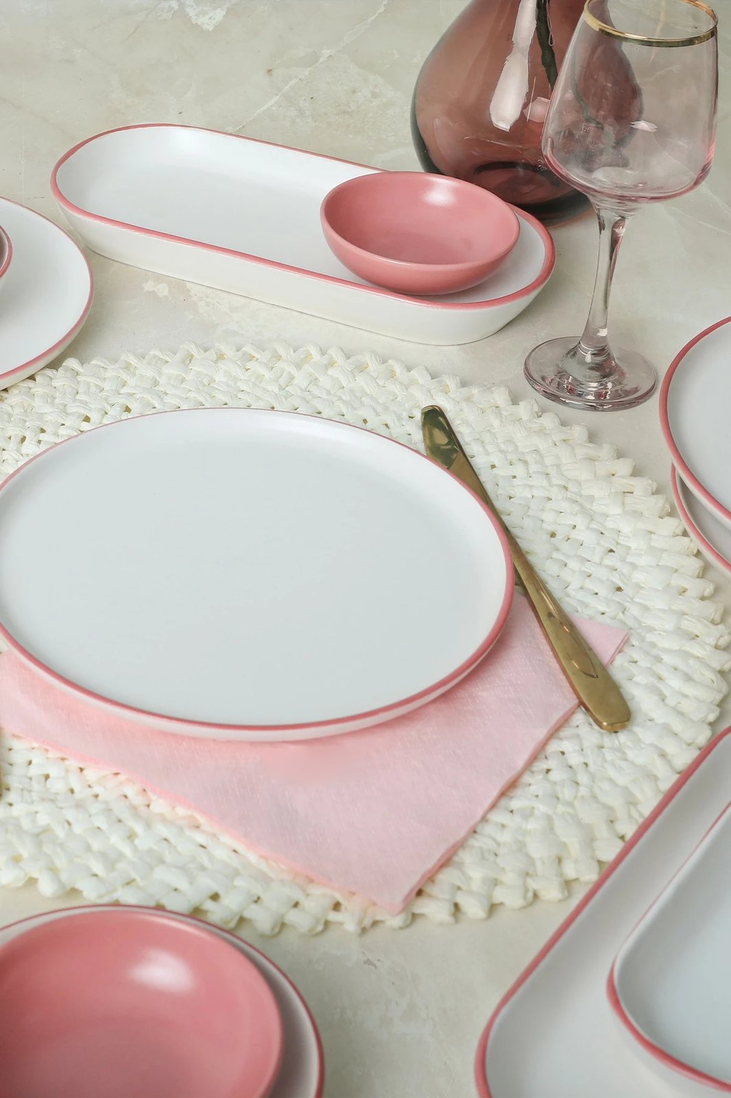 Set mëngjesi 18 pjesësh, Hermia Concept, rozë dhe e bardhë