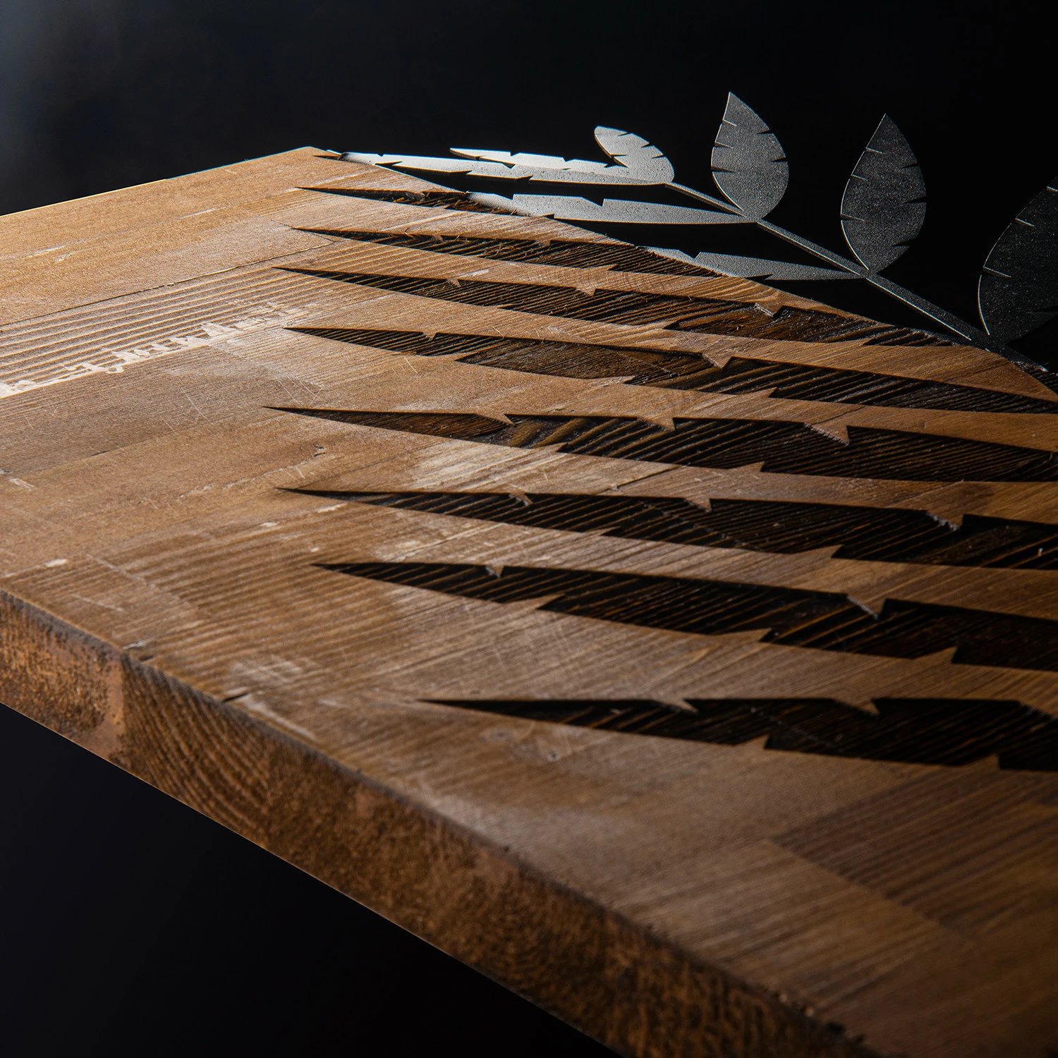 Aksesor dekorativ për mur, dru dhe metal, Wallity Leaf3, ngjyrë e zezë dhe arre, 50x58cm