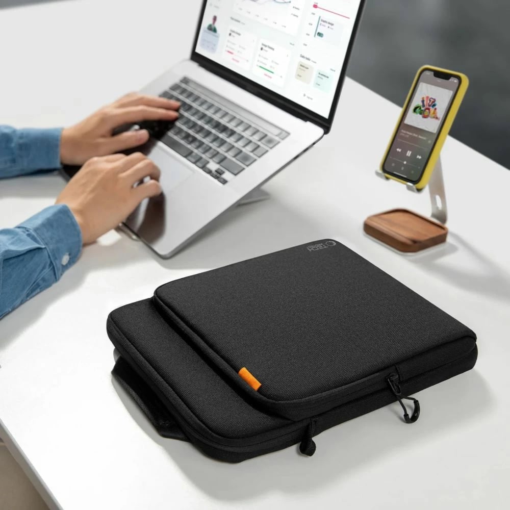 Çantë laptopi Tech-Protect Defender VR 15-16, e zezë