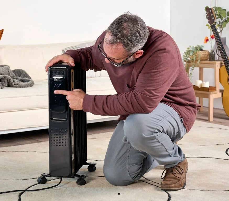 Radiator me vaj BLACK+DECKER BXRA2001E, 2000 W, i zi