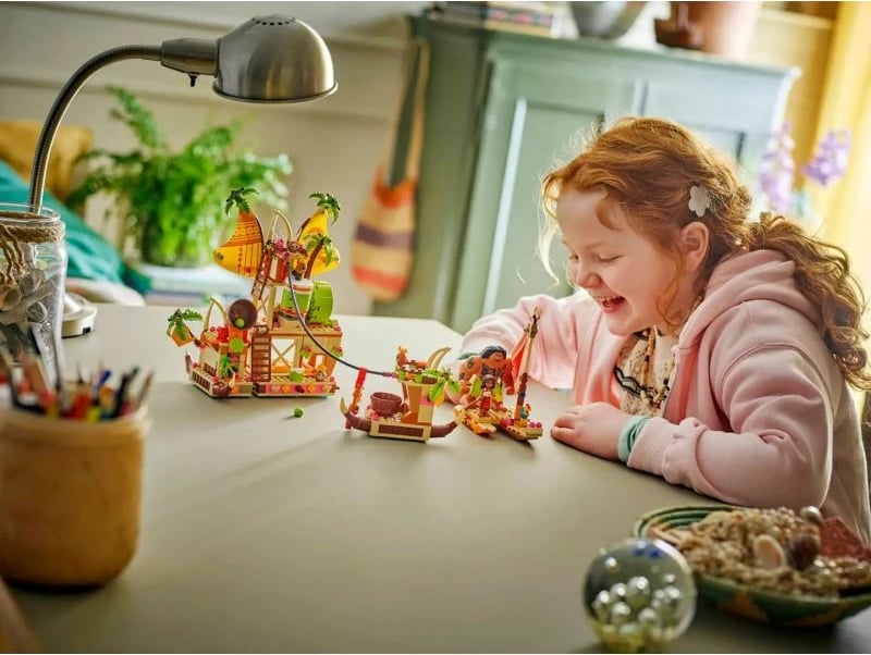 Lego Disney set për fëmijë Kakamora Barge