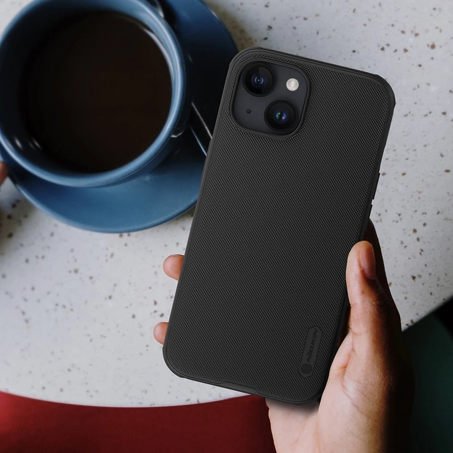 Mbështjellës Nillkin Super Frosted Shield Pro për iPhone 15 Plus, i zi