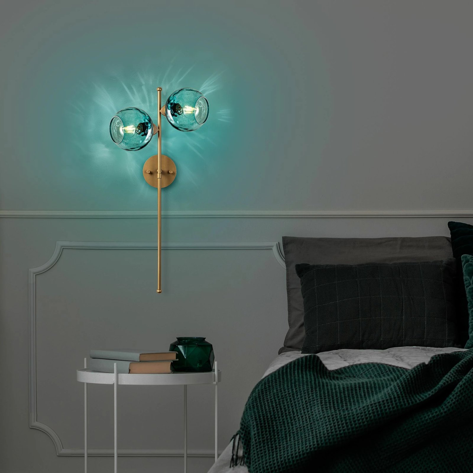 Llambë muri Opviq, Benek - 15 - 14422, metal dhe qelq, ngjyrë kaltër dhe ari