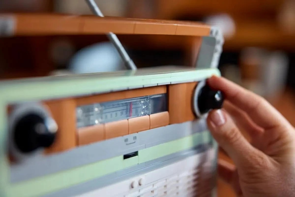 Lego ICONS 10334 Retro Radio