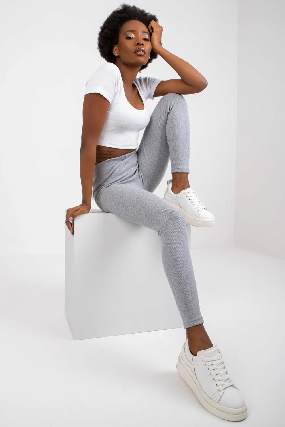 Leggings për femra Rue Paris model 180886, gri