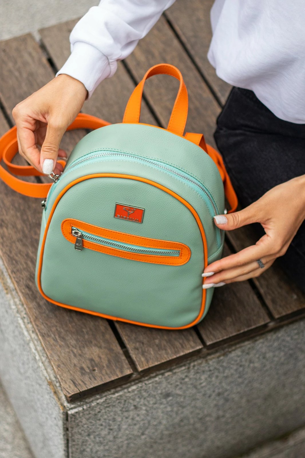 Çantë shpine Zoozie Bags Oslo, ngjyrë mint dhe portokalli