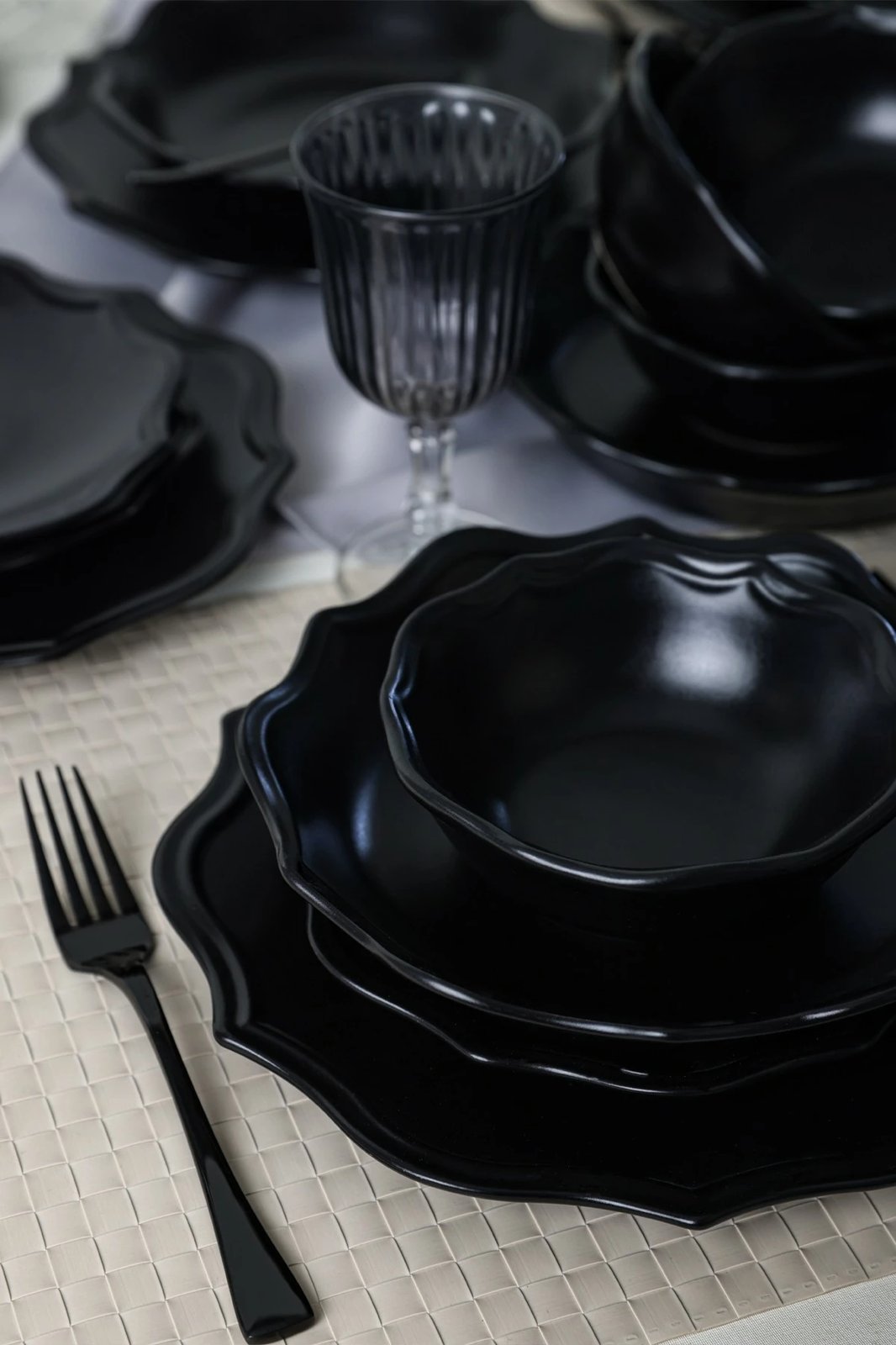 Set enësh për drekë, qeramikë, 24 copë, ngjyrë e zezë mat, Hermia Concept, X0001517500000000000000000