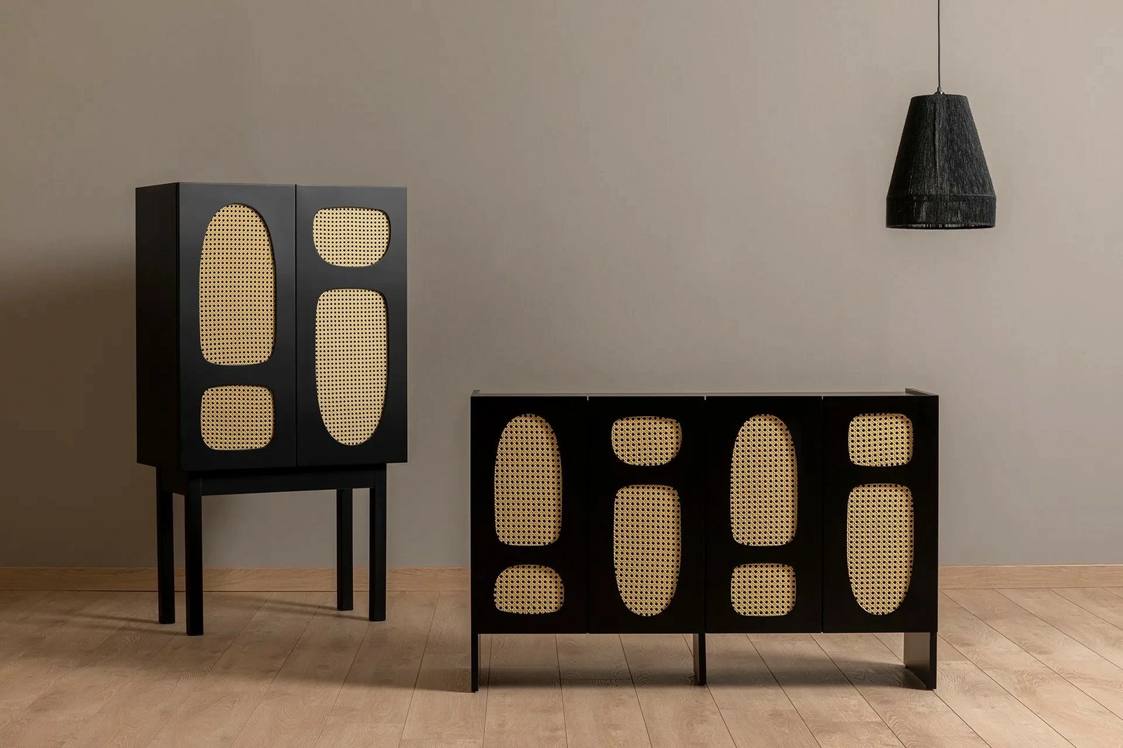 Konsol Simona 135, ngjyrë e zezë