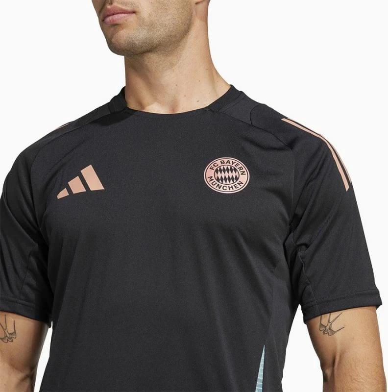 Maicë për meshkuj adidas, e zezë