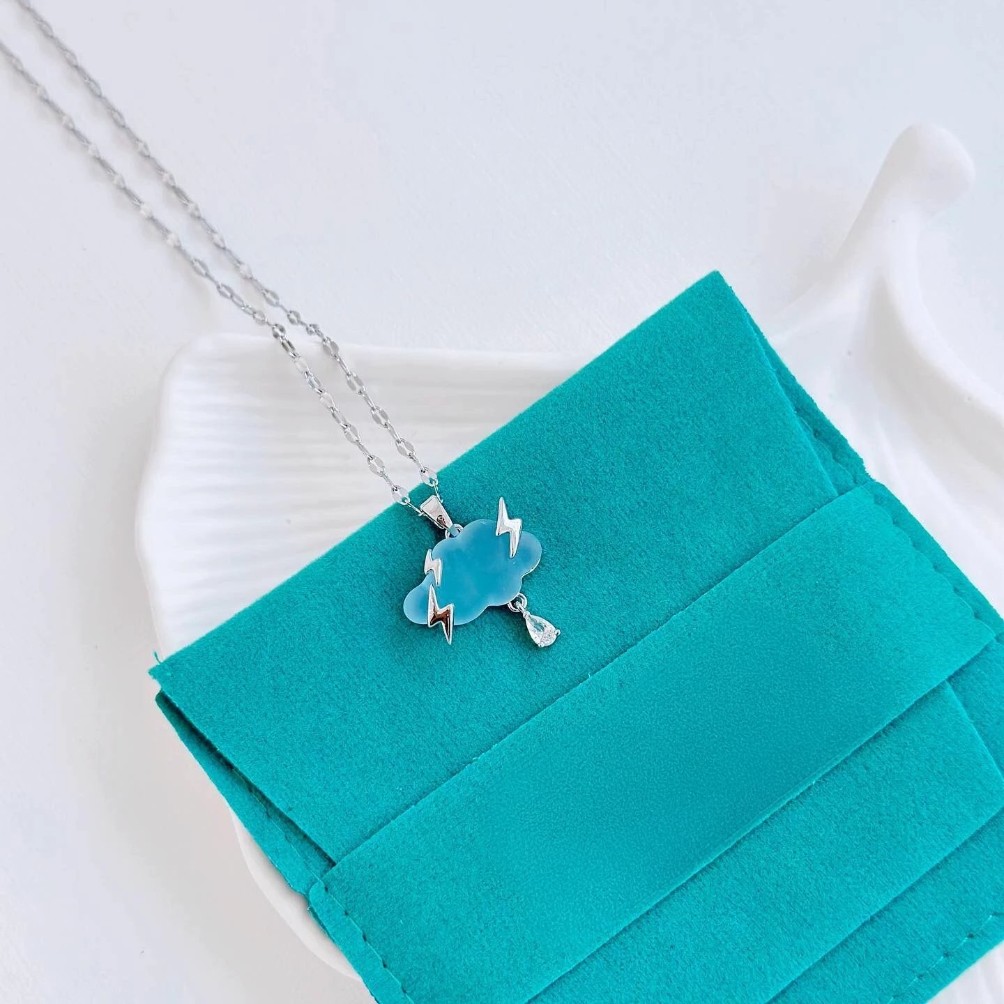 Qafore prej çeliku, Jumeon, Wolkig, ngjyrë argjendi dhe aqua