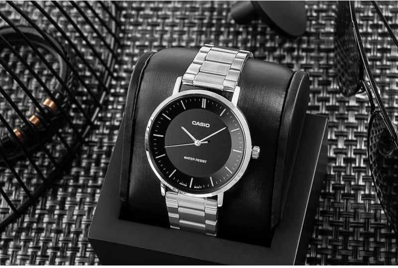 Orë dore për meshkuj CASIO, argjendtë