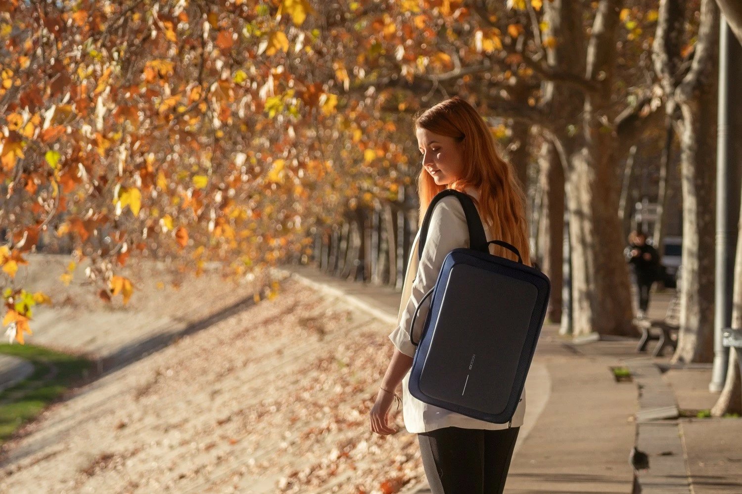 Çantë shpine/aktovka XD DESIGN BOBBY BIZZ 2.0, për laptop 16", navy blue