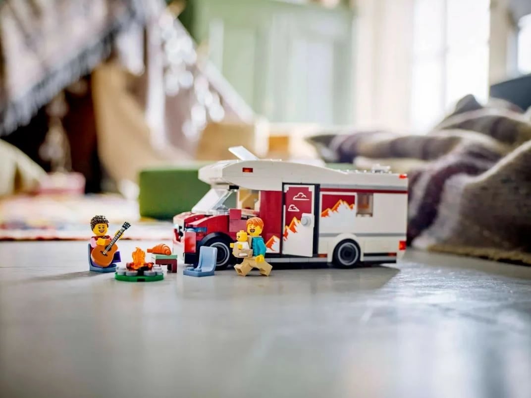 Set LEGO City Vacation Camper Full of Adventures 60454, 385 pjesë