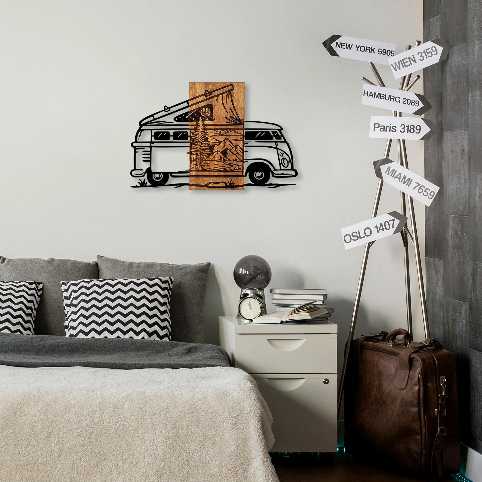 Aksesor dekorativ për mur, dru dhe metal, motiv karavan pushimi, ngjyrë arre dhe e zezë, 58x90cm