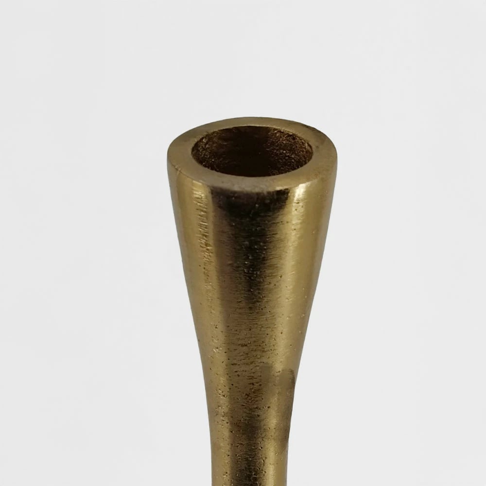 Mbajtëse qirinjsh STELLA, alumin, ngjyrë ari, 13x13x48cm Mbajtëse qirinjsh STELLA, alumin, ngjyrë ari, 13x13x48cm