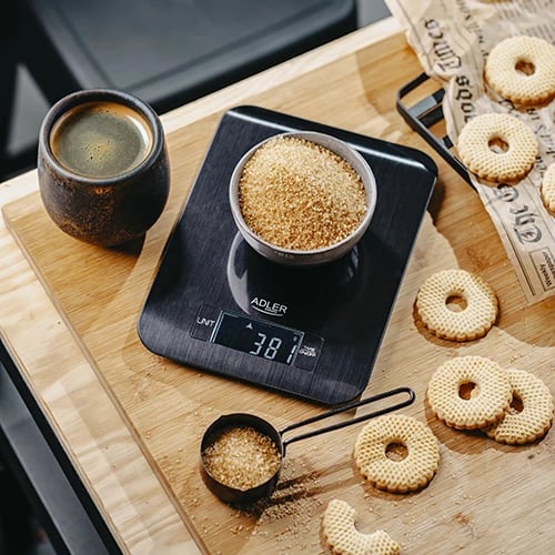 Peshore kuzhine, Adler AD 3183, kapacitet 5 kg, saktësi 1 g, ekran LCD me ndriçim, platformë çelik inox, e zezë