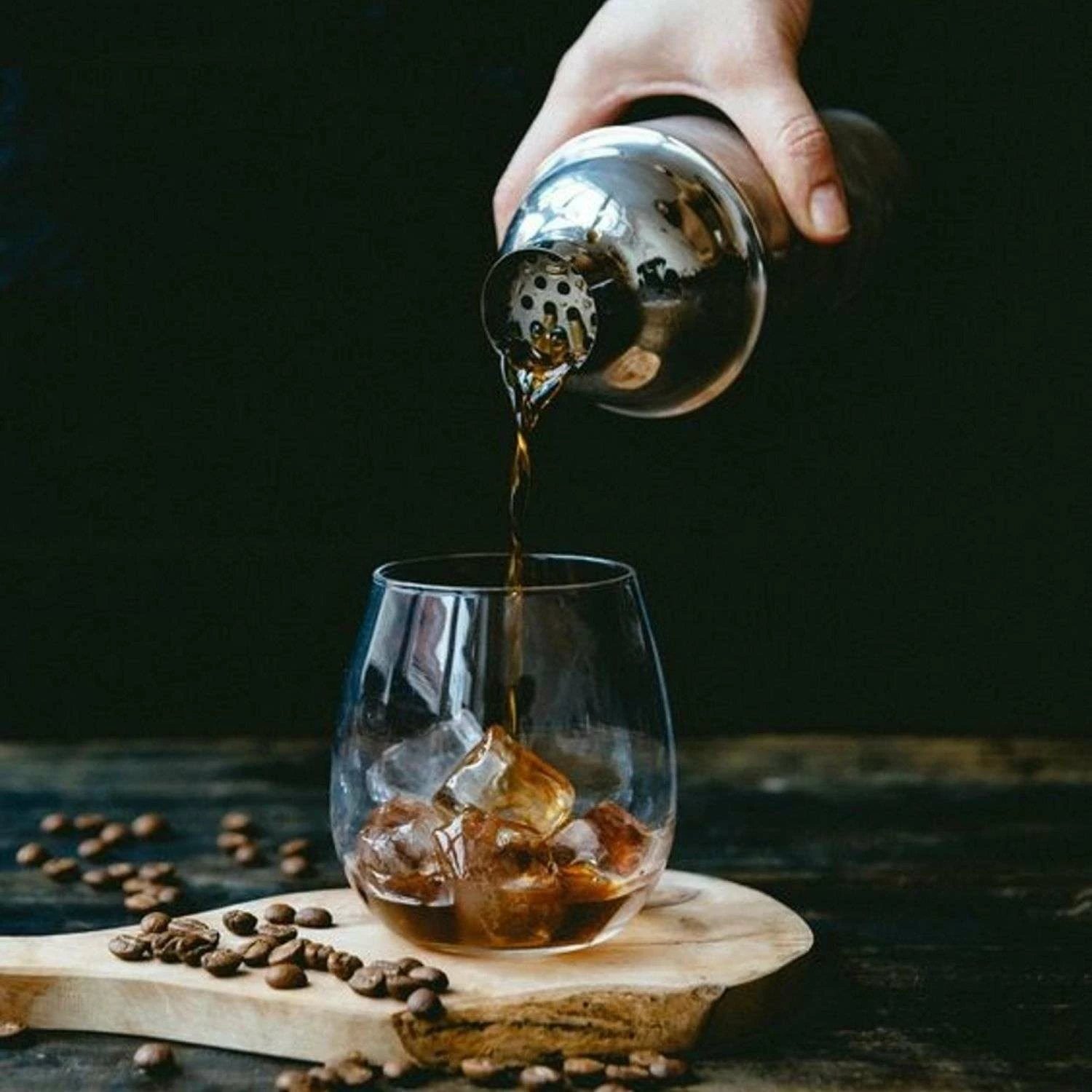 Shaker çeliku për përzierje, ngjyrë argjendi, Hermia Concept, 500ml