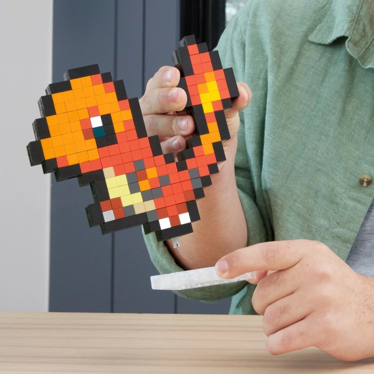 Set ndërtimi Mega Bloks Pokémon Pixel Charmander, 349 pjesë, plastikë