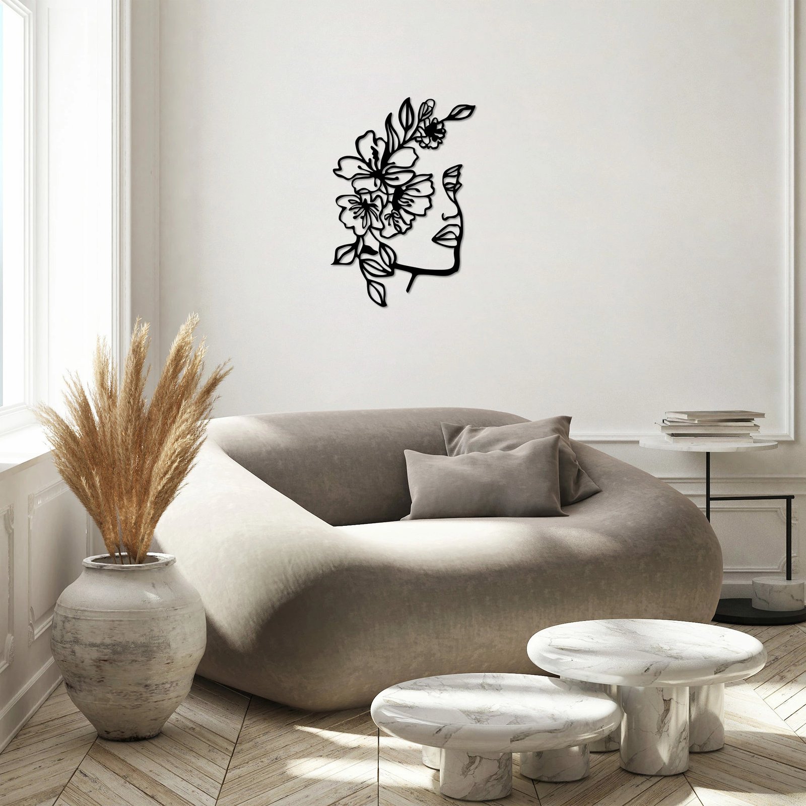 Aksesor dekorativ metalik për mur, Wallity, grua me lule