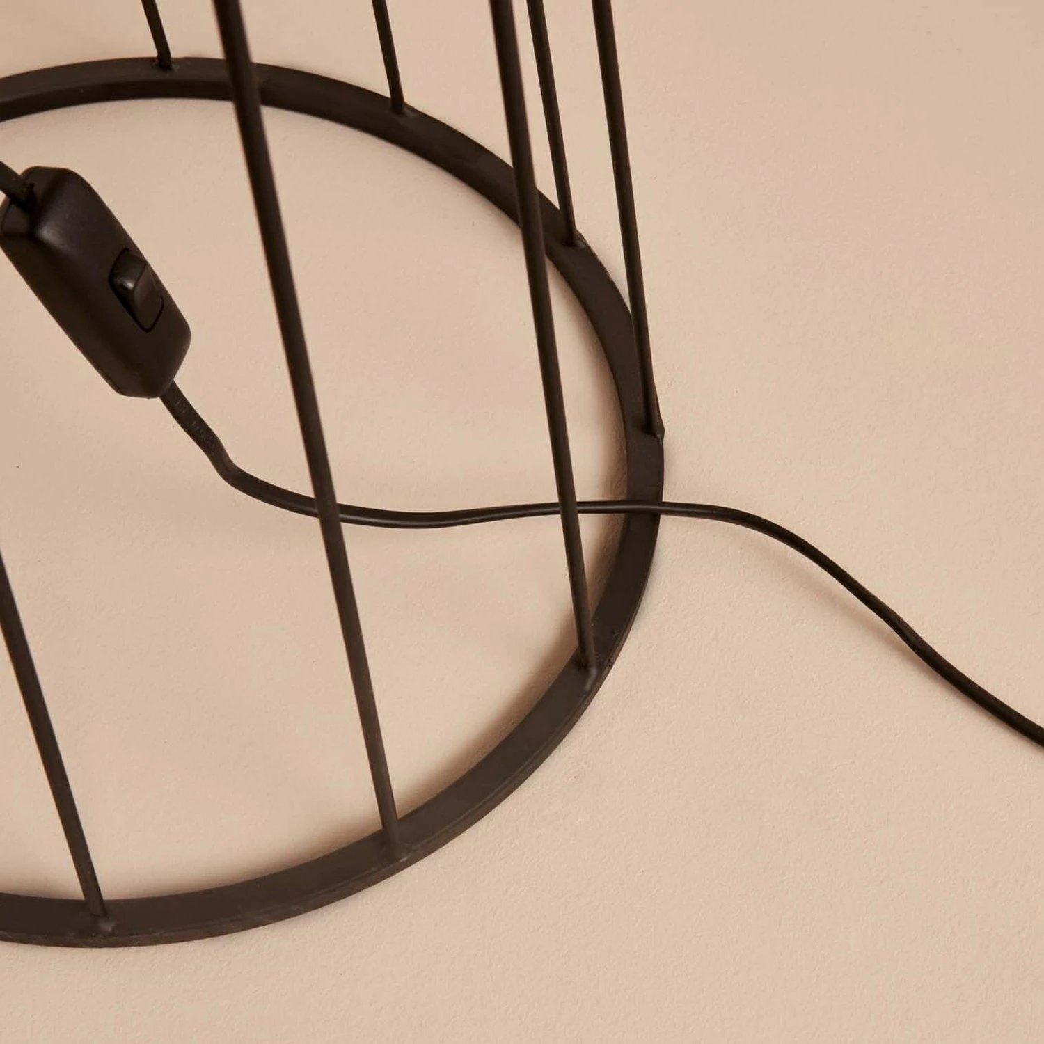 Llambë dyshemeje Opviq, AYD-3491, e zezë