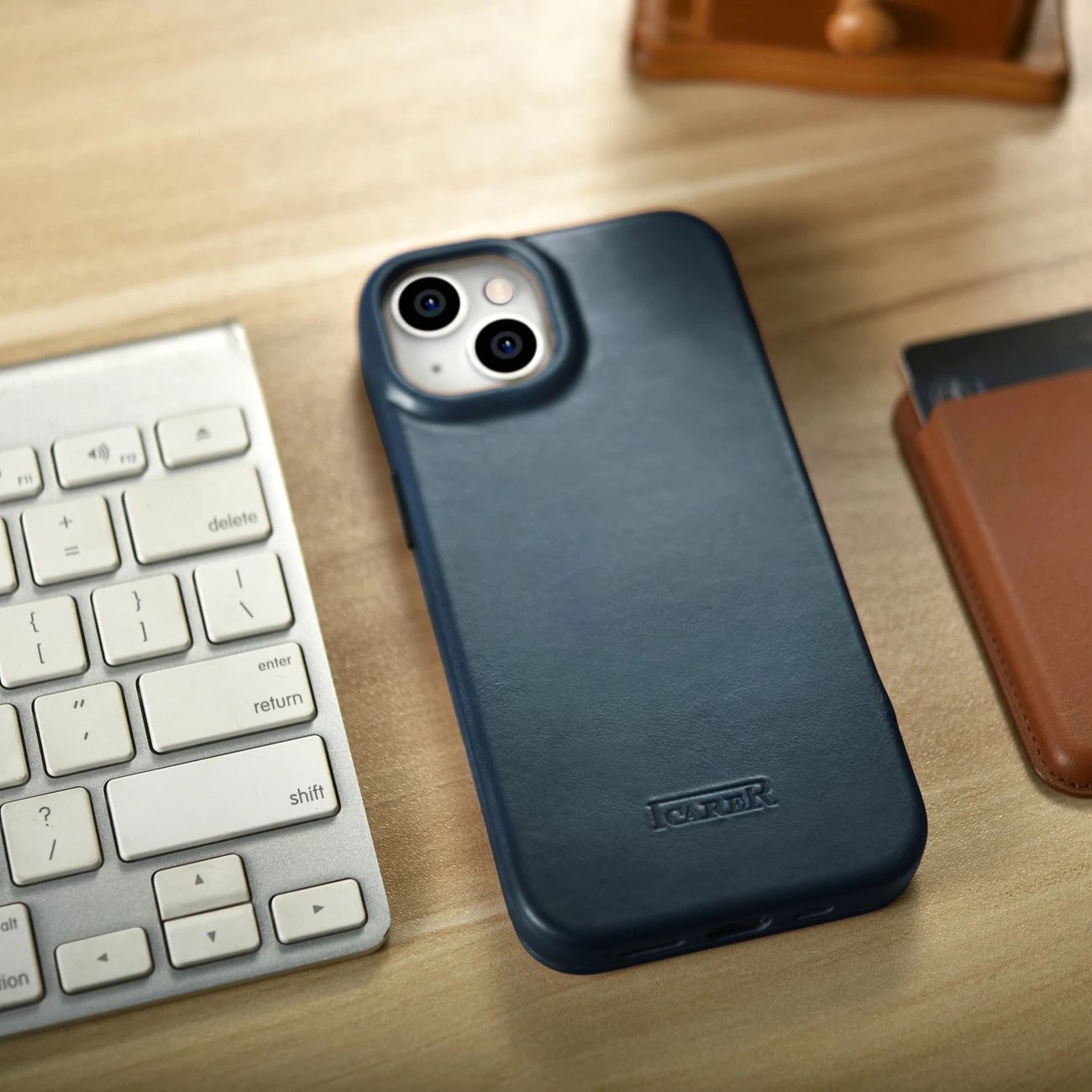 Mbështjellës iCarer Oil Wax Premium Leather Folio për iPhone 14 Plus, MagSafe, kaltër