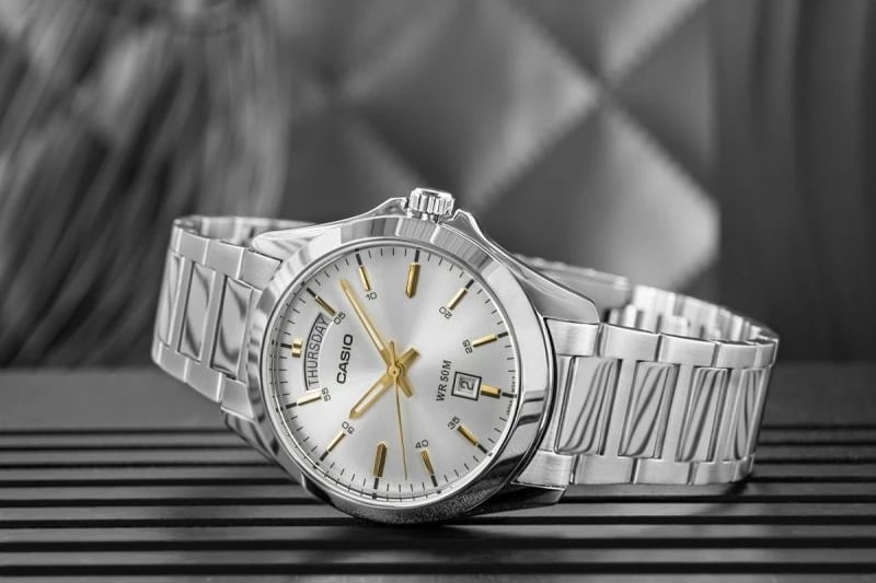 Orë dore për meshkuj Casio, argjend