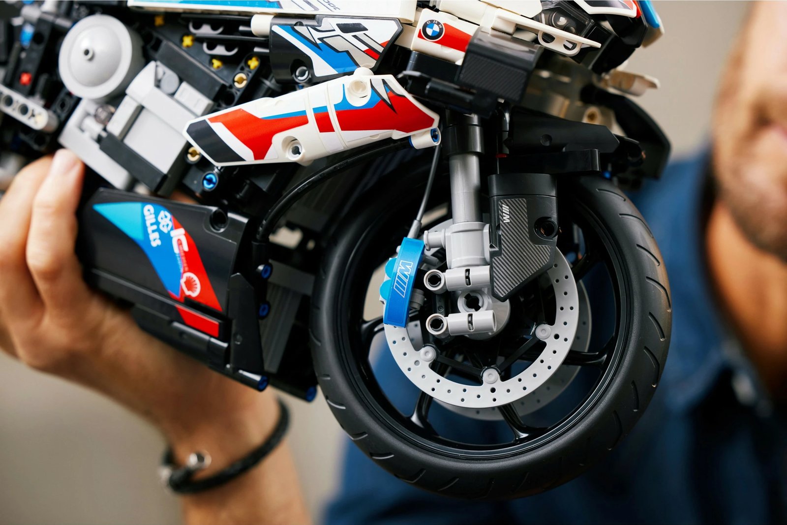 Set ndërtimi LEGO Technic BMW M 1000 RR, 1921 pjesë, shumëngjyrësh Set ndërtimi LEGO Technic BMW M 1000 RR, 1921 pjesë, shumëngjyrësh