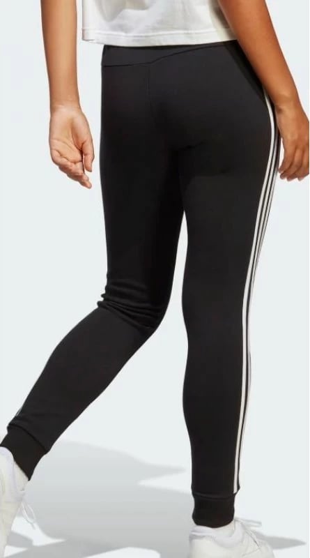 Trenerka të poshtme Adidas për femra, të zeza