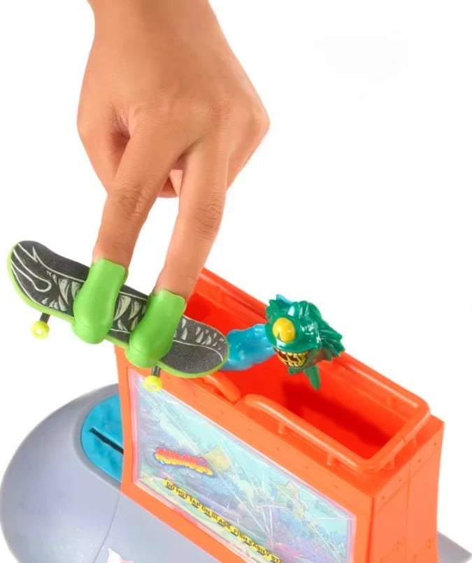 Set lodrash Hot Wheels Skatepark Aquarium me fingerboard Tony Hawk, shumëngjyrësh