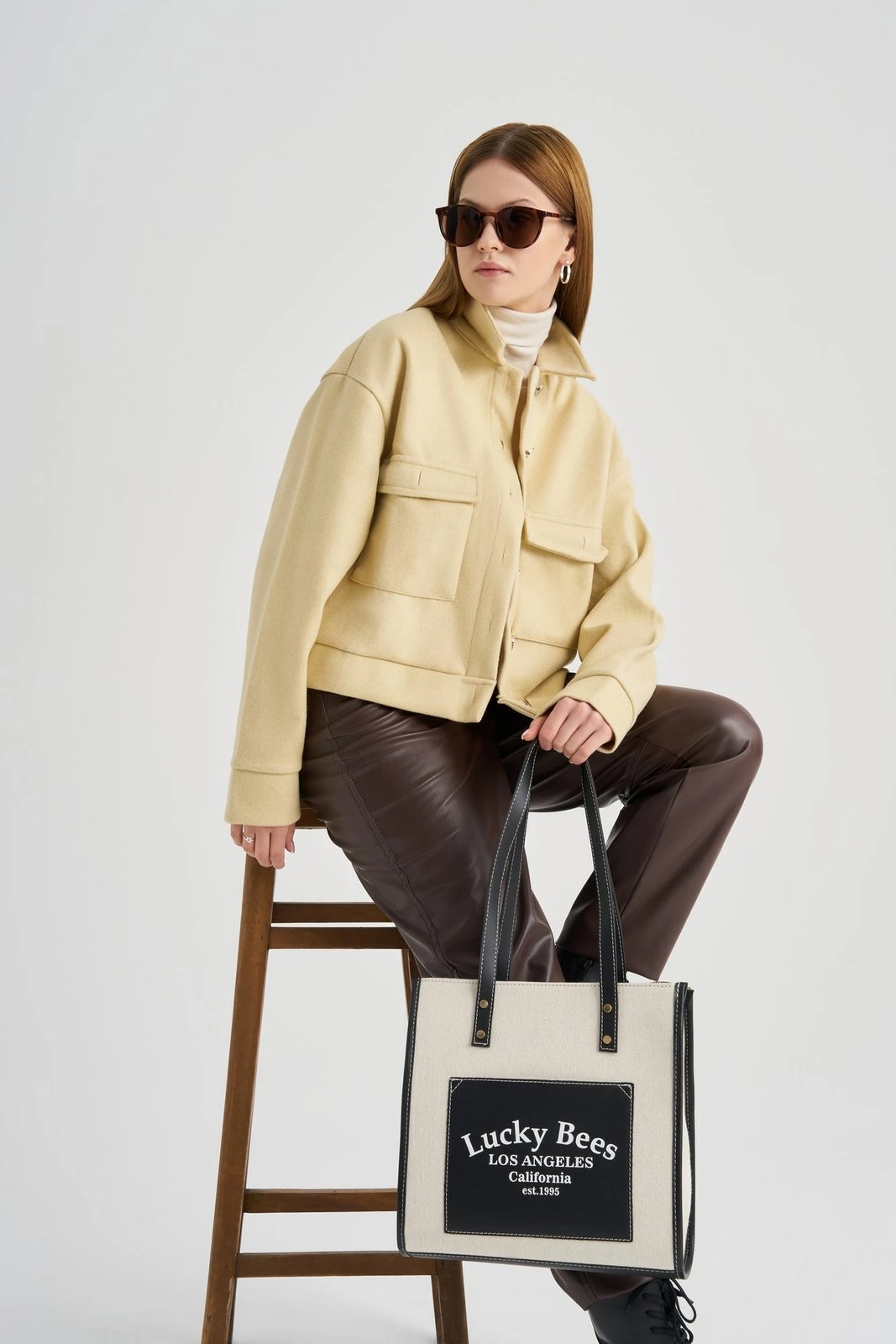 Çantë tote Lucky Bees, e zezë-krem, 376
