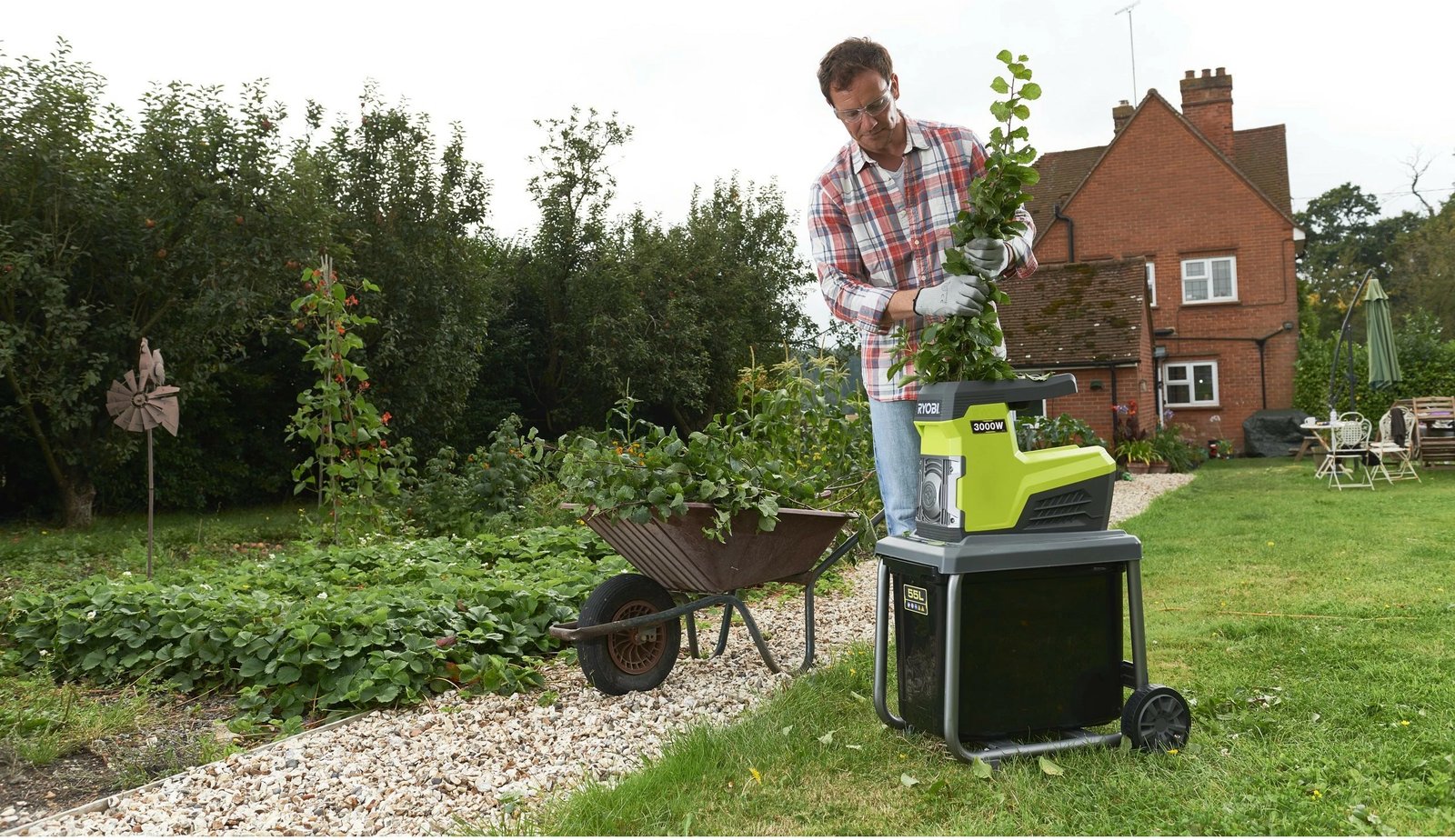 Makineri për copëtim degësh Ryobi RSH3045U, 3000W, elektrik, e gjelbër