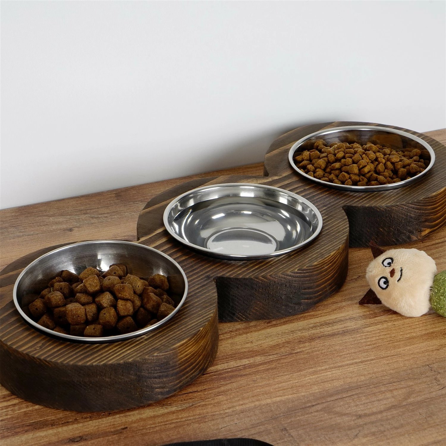 Enë ushqimi për kafshë, dru arre, Hanah Home, Pet010
