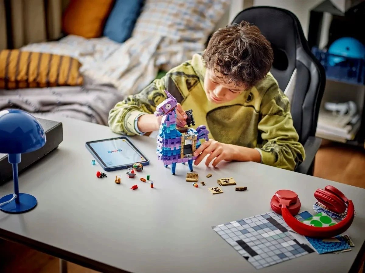 Lego Fortnite 77071 Supply Llama, 691 pjesë