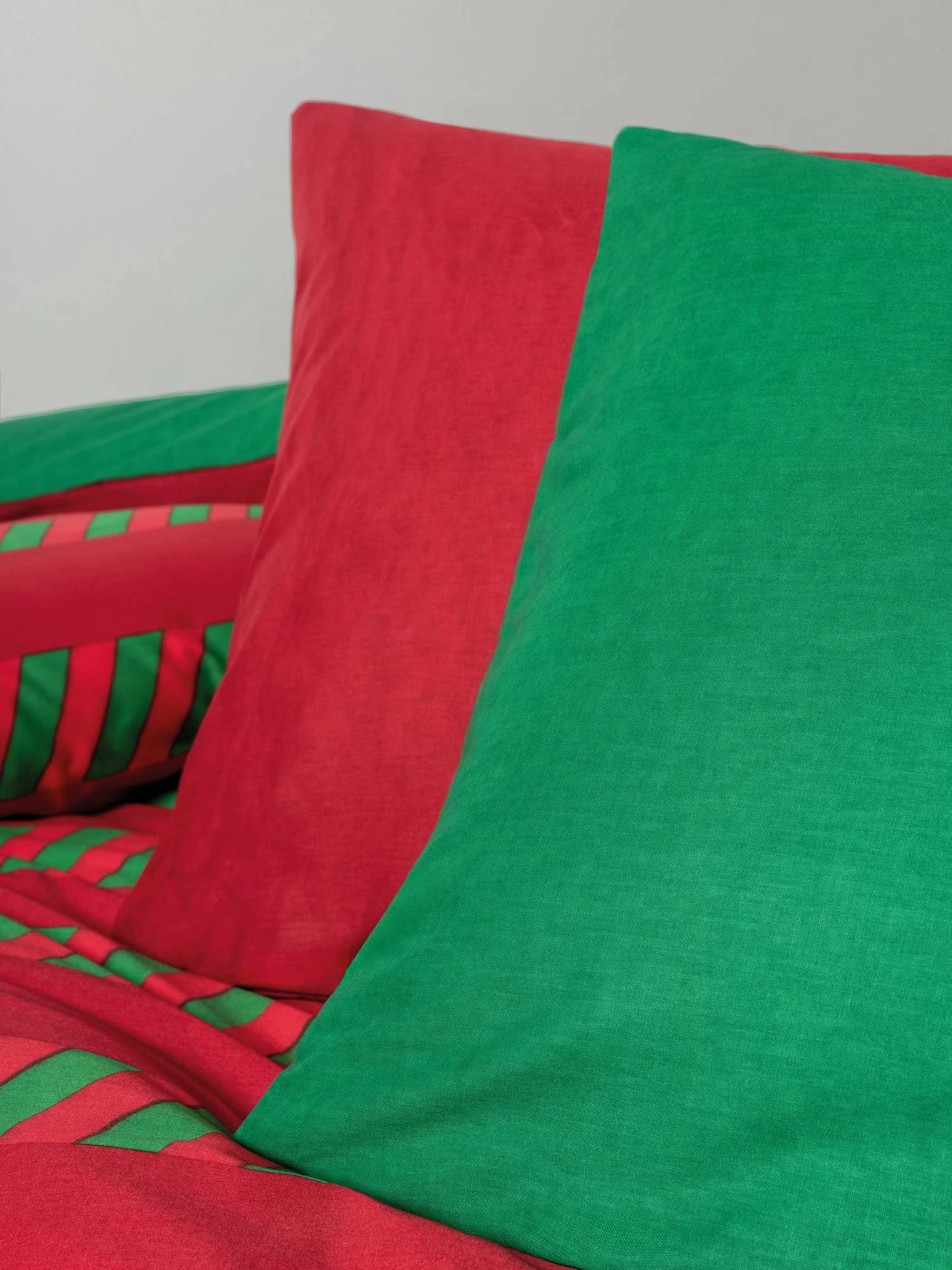 Set mbulesash për dyshek dopio, ngjyrë e gjelbër dhe e kuqe, L'essentiel, Ranforce, Holly Set mbulesash për dyshek dopio, ngjyrë e gjelbër dhe e kuqe, L'essentiel, Ranforce, Holly