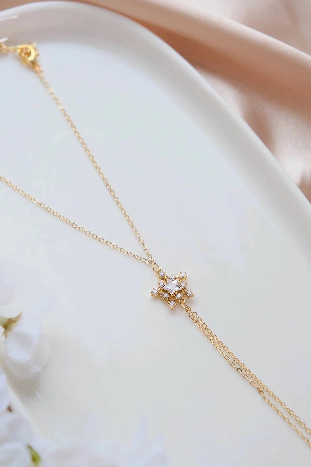 Byzylyk dorë, ngjyrë ari, Jumeon, Gld-Yldzshmr