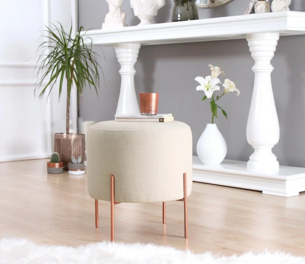 Puf Atelier del Sofa, ngjyrë krem, këmbë bakri, 46