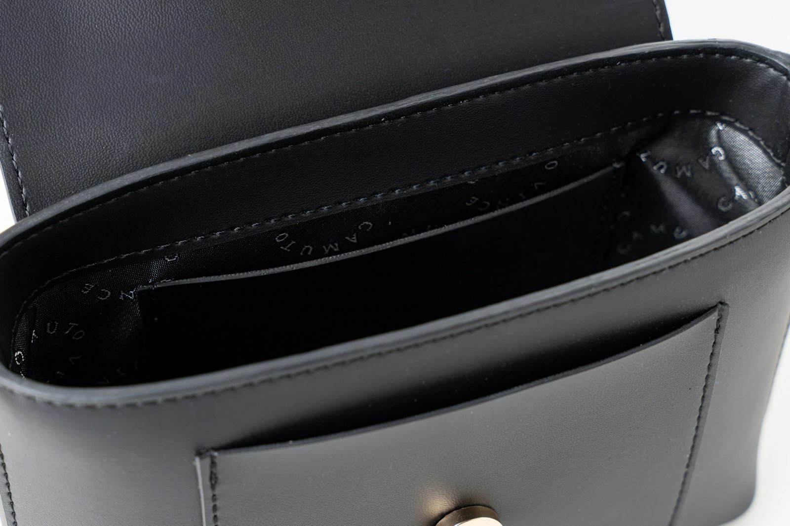 Çantë crossbody Vince Camuto, Matera, e zezë