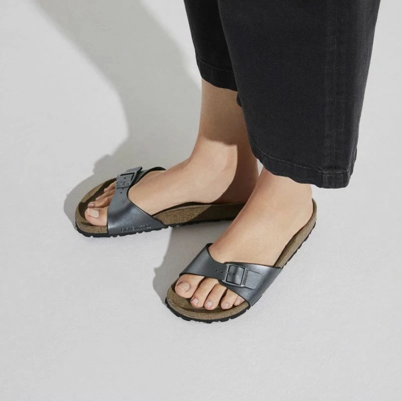 Flip-flop Birkenstock për femra dhe meshkuj, të zeza Flip-flop Birkenstock për femra dhe meshkuj, të zeza