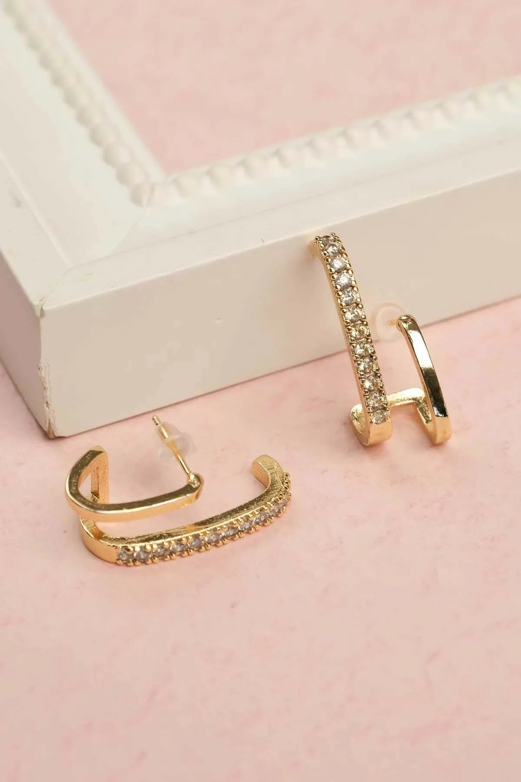 Vathë Jumeon, ngjyrë ari, me gurë zirkon