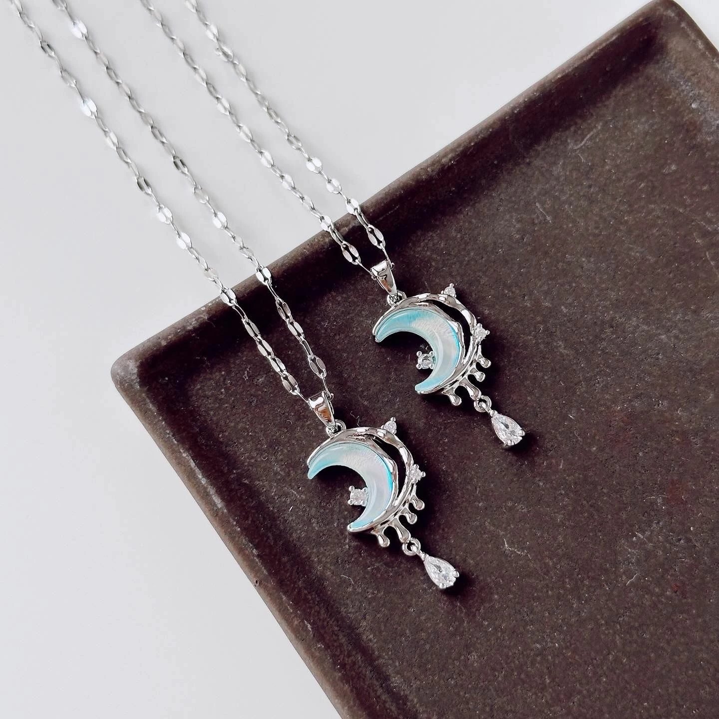 Varëse çeliku, Jumeon, Bebe Moon, ngjyrë argjendi dhe aqua