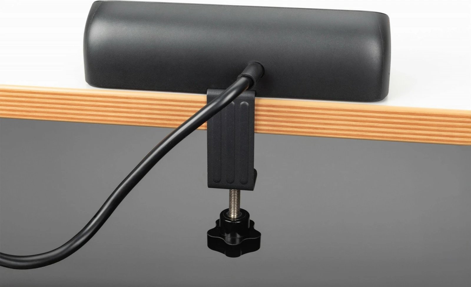 zgjatues prizash tavoline, Digitus, DA-70625, 3x Schuko, 2x USB-A 12W, 1x USB-C 30W, kapëse për tavolinë, kabllo 1.5 m, e zezë