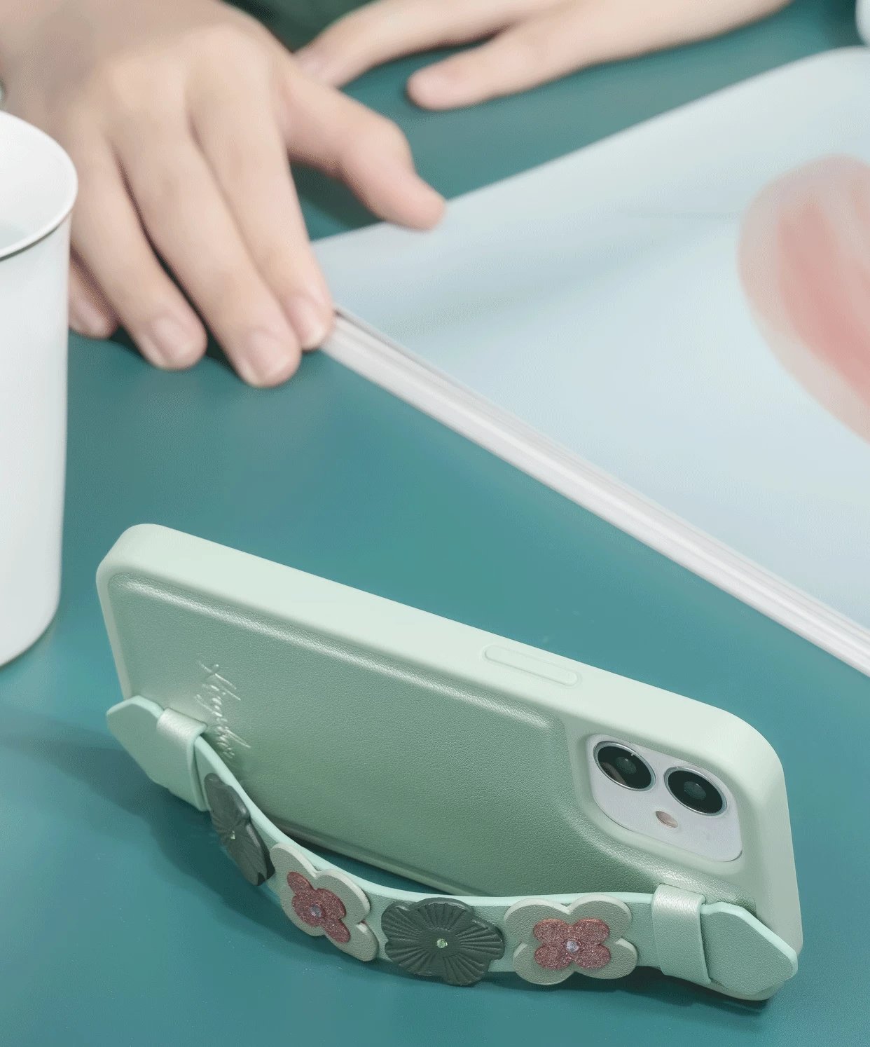 Mbështjellës Kingxbar Sweet Series për iPhone 12 mini, me kristale Swarovski, me qëndrim, i zi