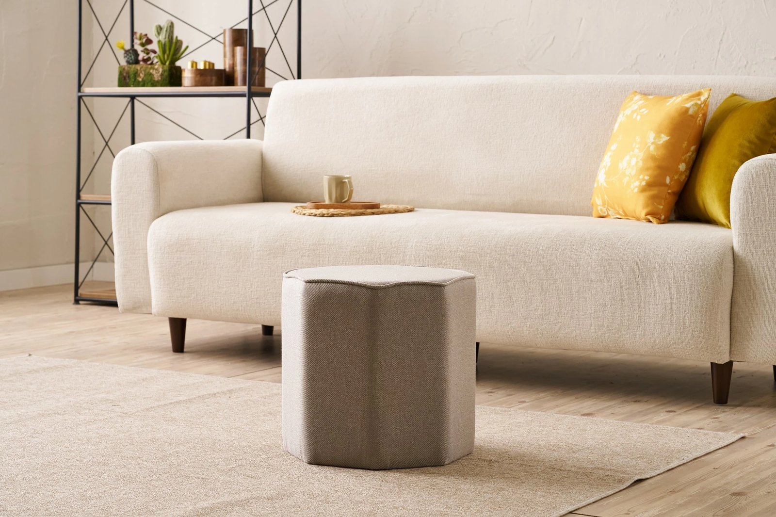 Puf Atelier del Sofa, İnözü, bezhë