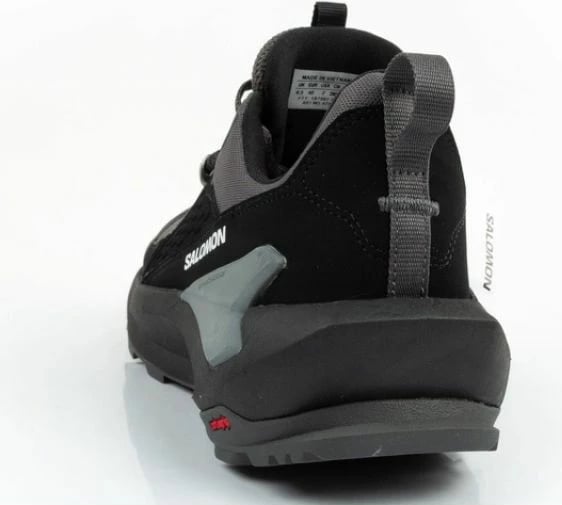 Atlete për meshkuj Salomon, të zeza