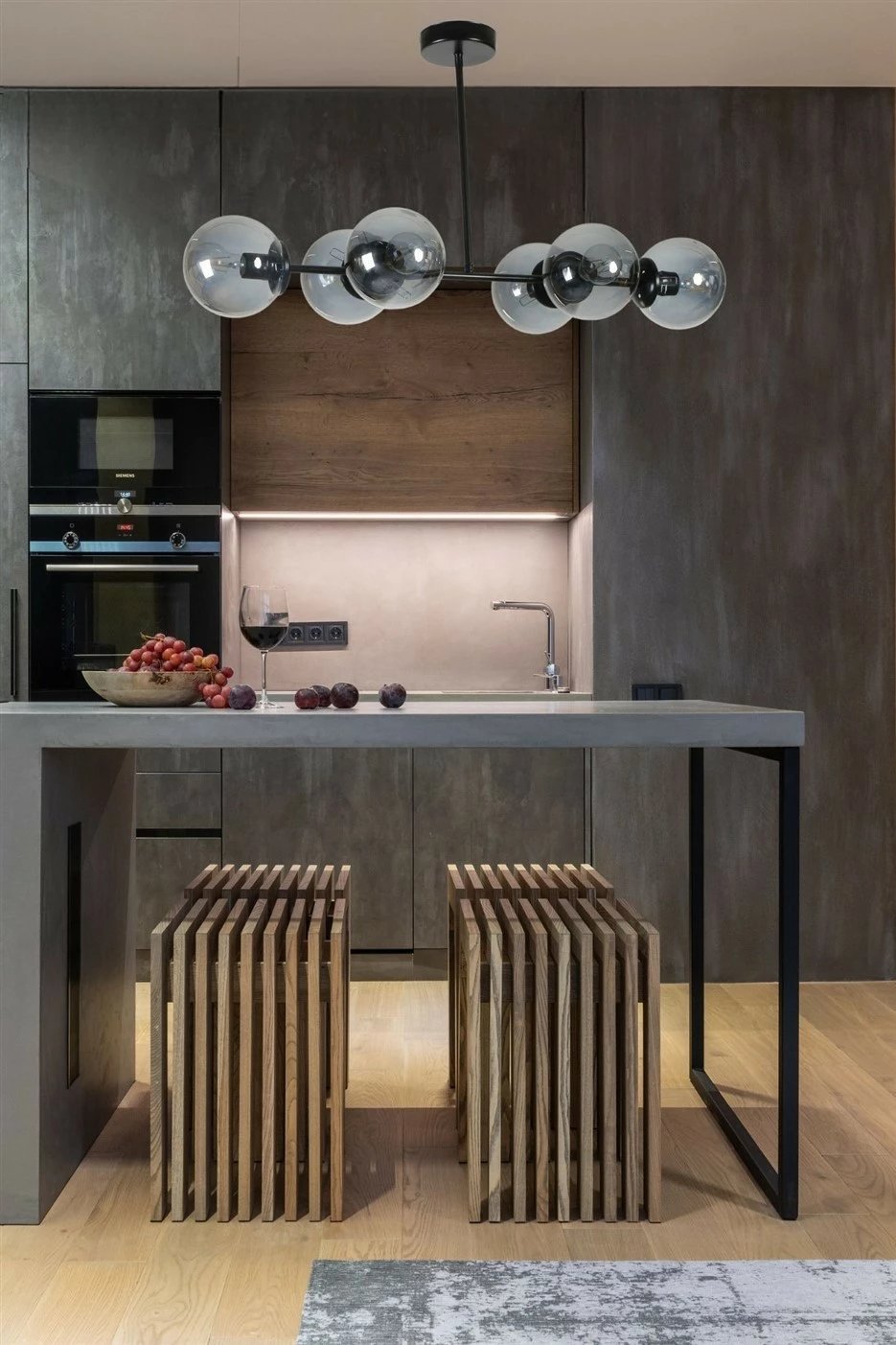 Llambë tavani Opviq, Yeni Favori, 6 llampa, xham fume, e zezë