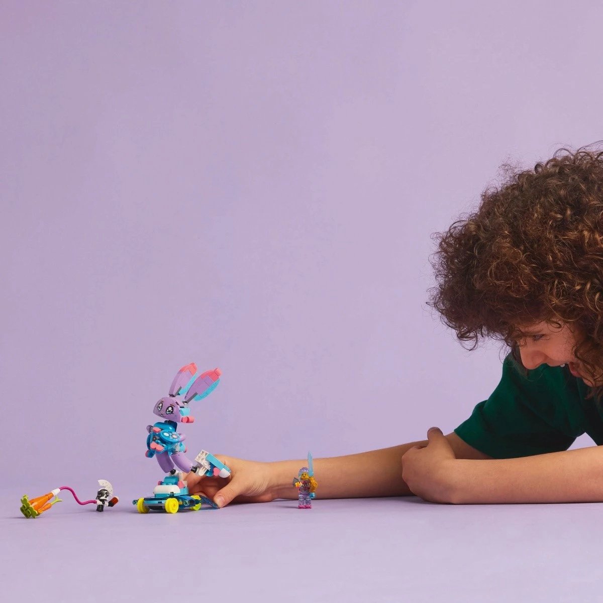 Set ndërtimi LEGO DREAMZzz 71490 Izzie and Gaming Bunchu, 252 pjesë