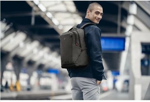 Çantë shpine Wenger MX Professional 16 inç me ndarje për tablet, e zezë