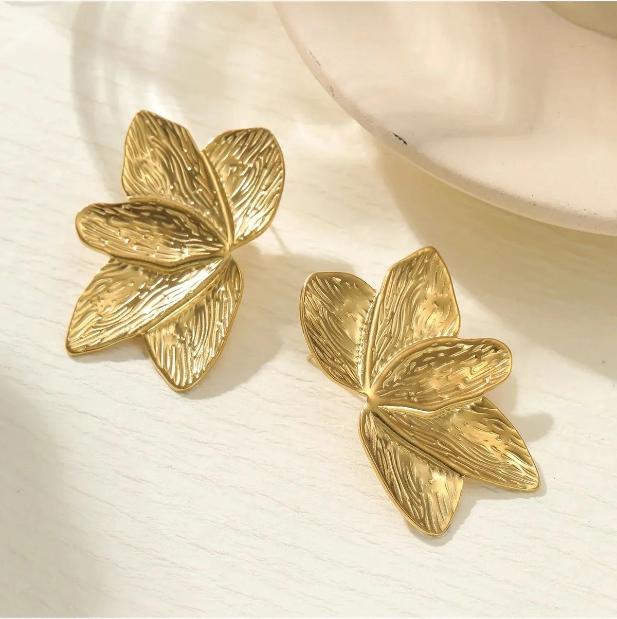 Vath ari Jumeon, ngjyrë e artë Vath ari Jumeon, ngjyrë e artë