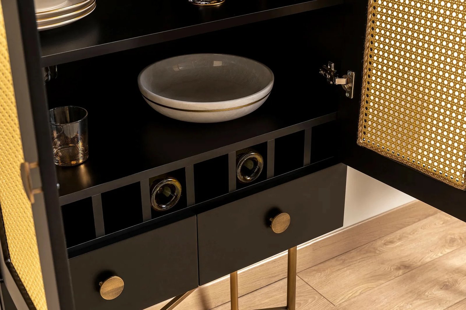 Konsol Skye Decor Cliff 150, e zezë