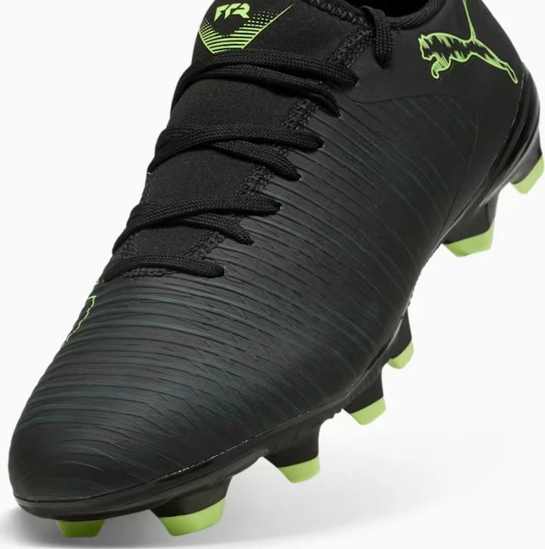 Atlete futbolli Puma për meshkuj, të zeza